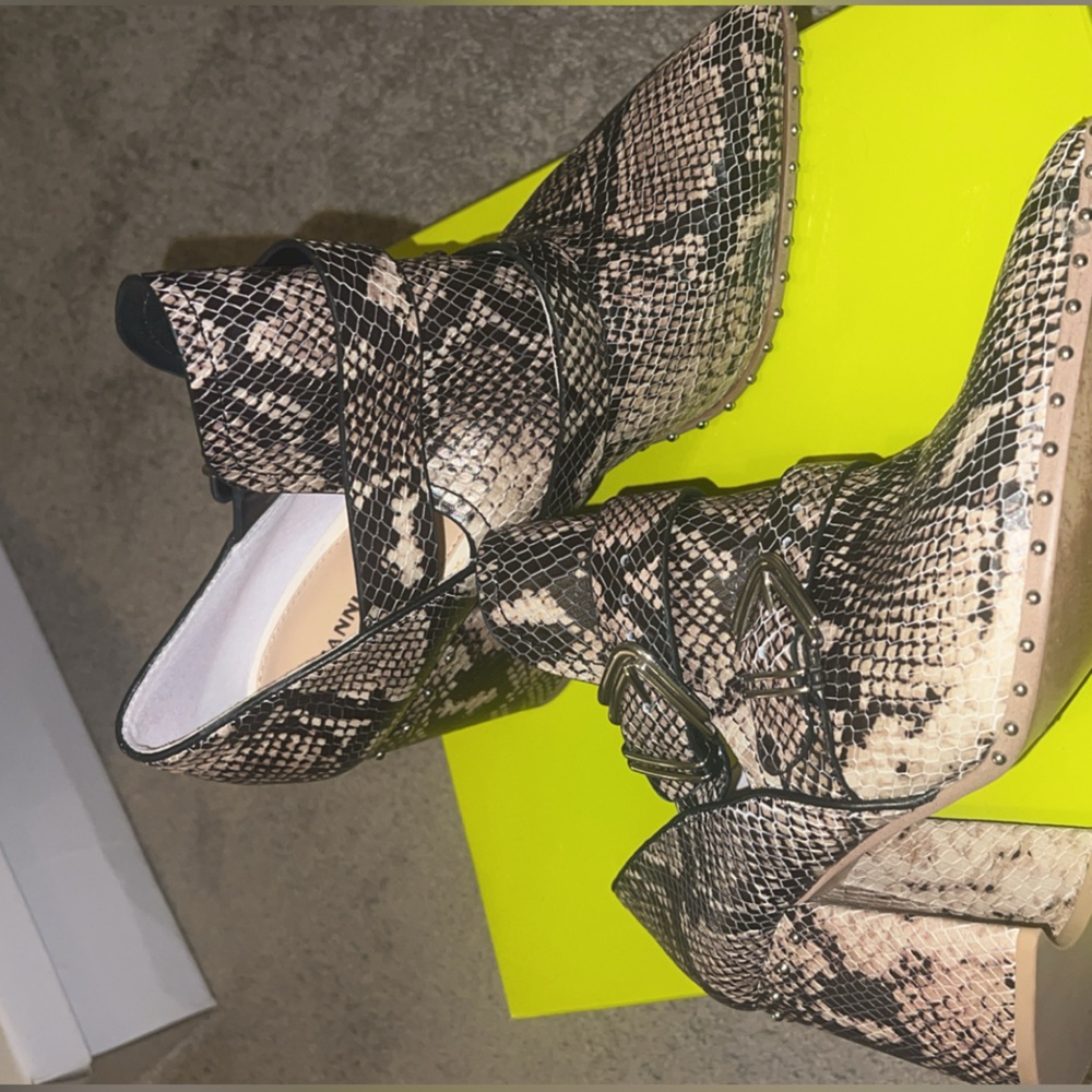 Gianni Bini Decie Bootie